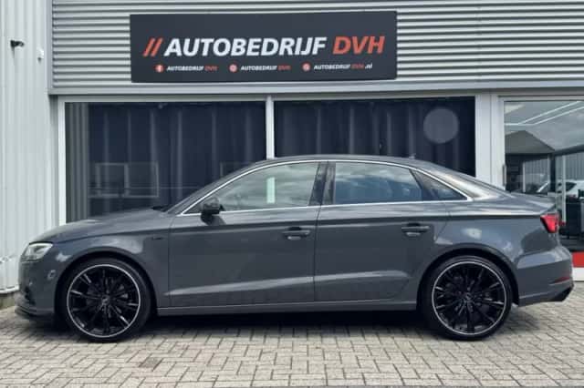 Audi A3 (2017) thumbnail 2
