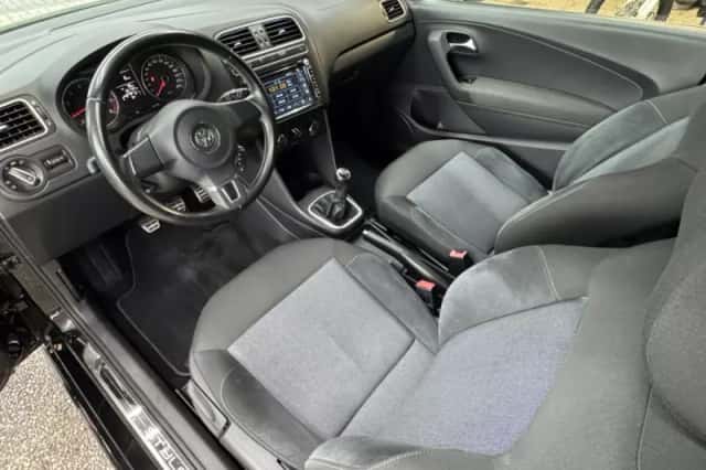 Volkswagen Polo (2011) thumbnail 4
