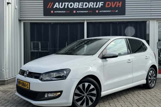 Volkswagen Polo (2016) thumbnail 1