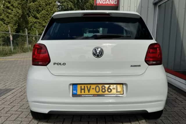 Volkswagen Polo (2016) thumbnail 3