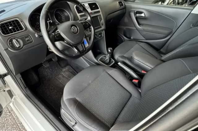 Volkswagen Polo (2016) thumbnail 4