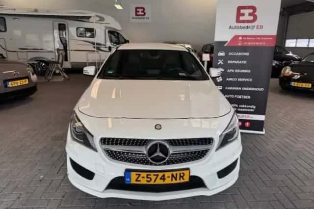 Mercedes-Benz CLA-Klasse (2016) thumbnail 2