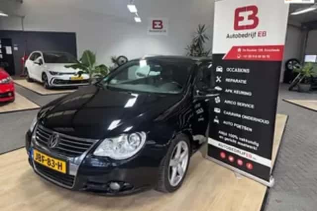 Volkswagen Eos (2009) thumbnail 1
