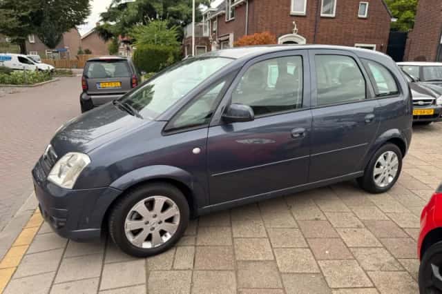 Opel Meriva (2008) thumbnail 3
