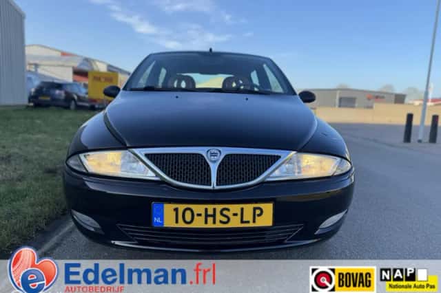 Lancia Ypsilon (2001) thumbnail 5