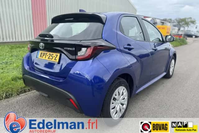 Toyota Yaris (2022) thumbnail 5