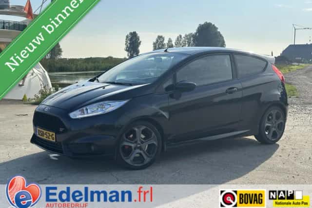 Ford Fiesta (2016) thumbnail 1