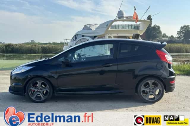 Ford Fiesta (2016) thumbnail 2
