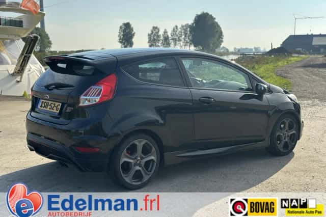 Ford Fiesta (2016) thumbnail 6