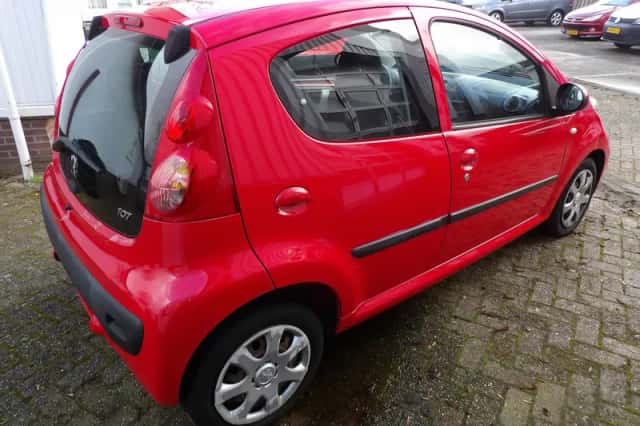 Peugeot 107 (2011) thumbnail 6