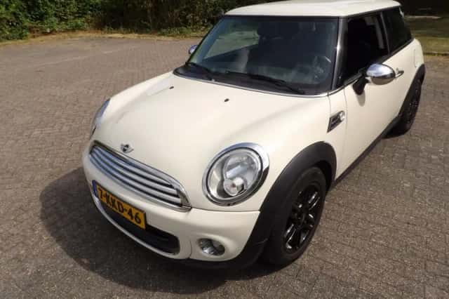 MINI One (2013) thumbnail 1