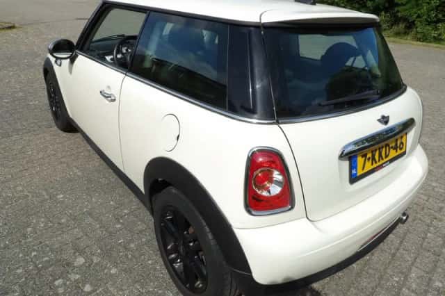 MINI One (2013) thumbnail 4