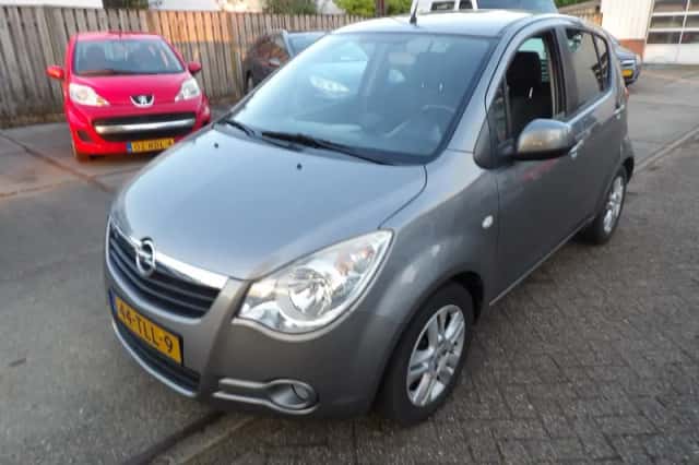 Opel Agila (2012) thumbnail 1