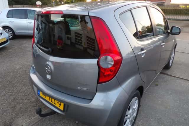 Opel Agila (2012) thumbnail 3