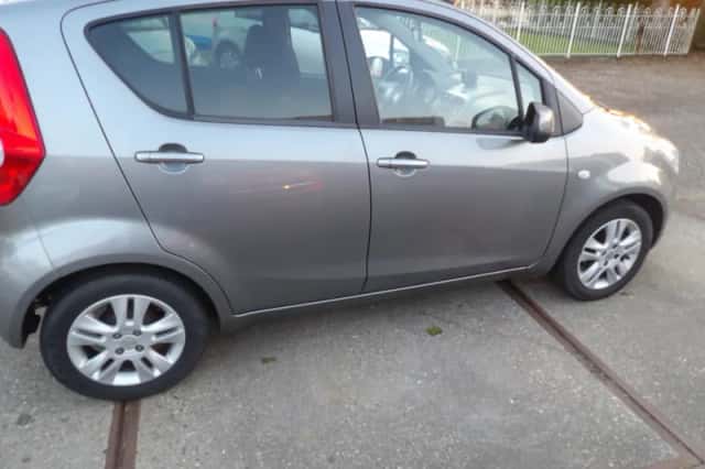 Opel Agila (2012) thumbnail 6