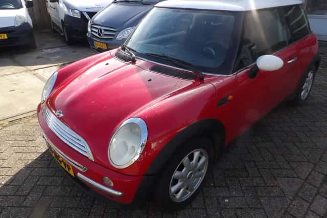 MINI Cooper (2003) thumbnail 1