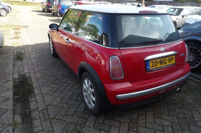 MINI Cooper (2003) thumbnail 4