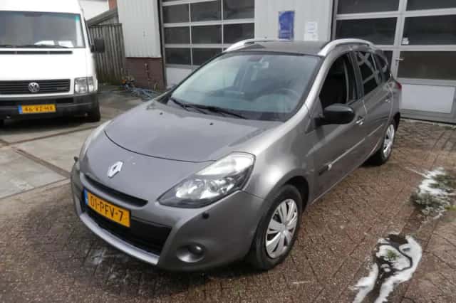 Renault Clio (2011) thumbnail 1