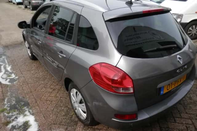 Renault Clio (2011) thumbnail 4