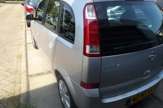 Opel Meriva (2004) thumbnail 4