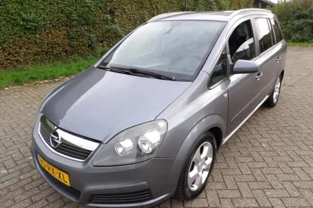 Opel Zafira (2005) thumbnail 1
