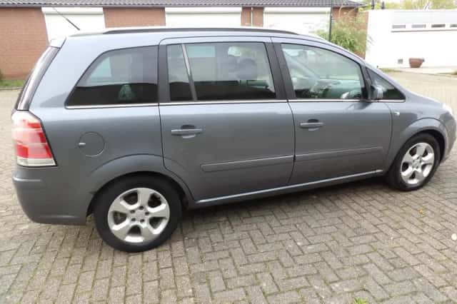 Opel Zafira (2005) thumbnail 6
