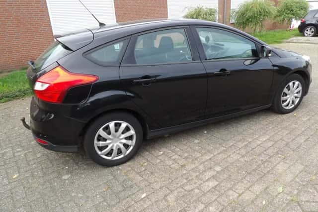 Ford Focus (2012) thumbnail 6