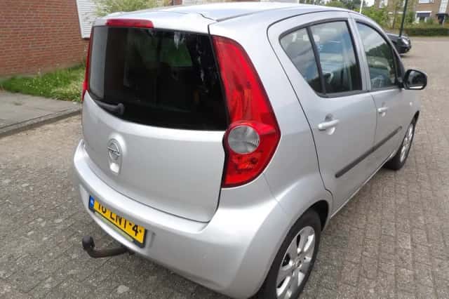 Opel Agila (2010) thumbnail 3