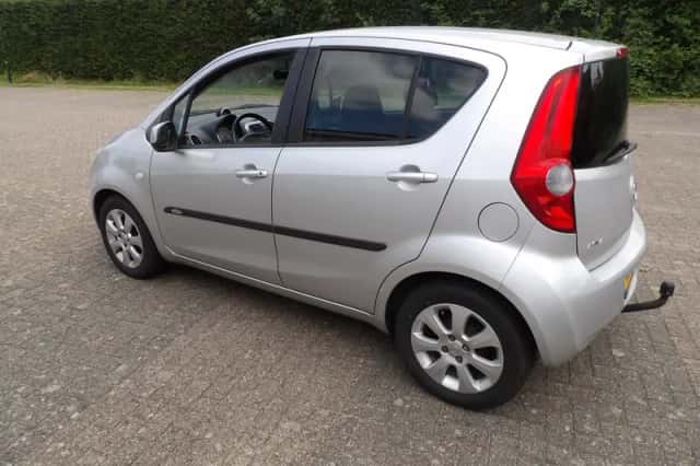 Opel Agila (2010) thumbnail 5