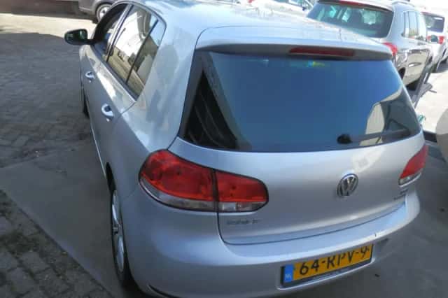 Volkswagen Golf (2011) thumbnail 2