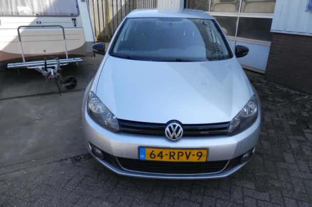 Volkswagen Golf (2011) thumbnail 3