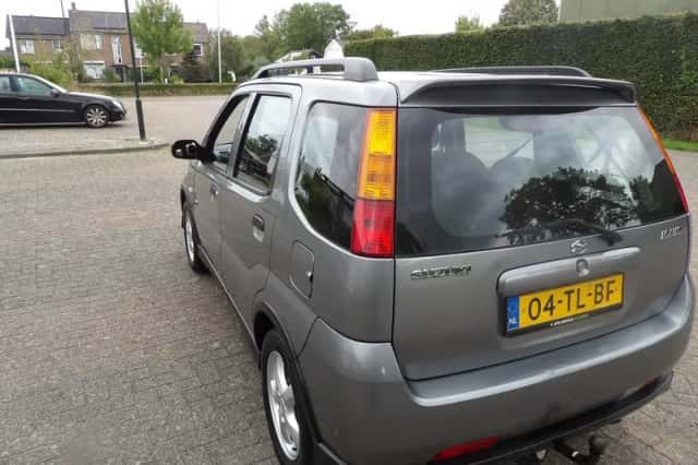 Suzuki Ignis (2006) thumbnail 4