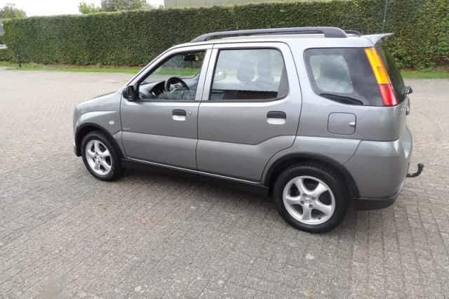 Suzuki Ignis (2006) thumbnail 5