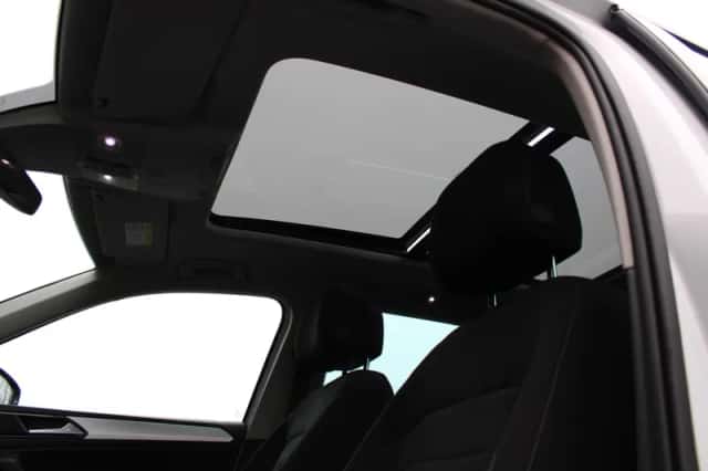Volkswagen Tiguan (2017) thumbnail 6