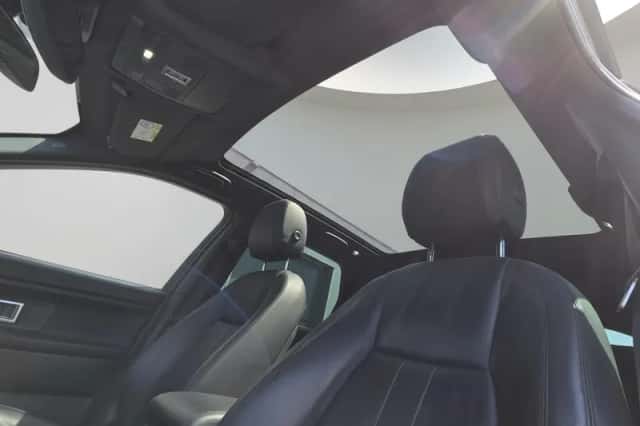 Land Rover Discovery Sport (2019) thumbnail 6