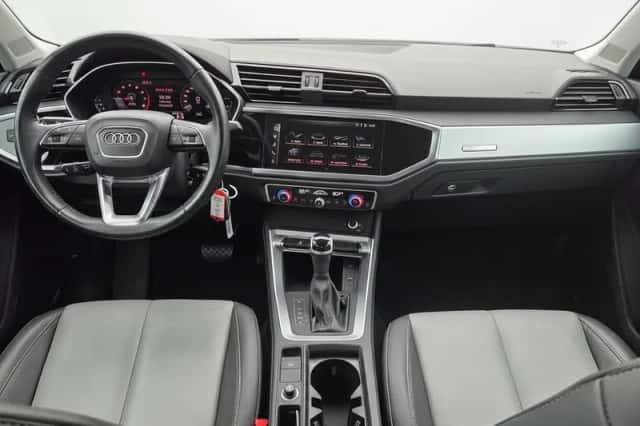 Audi Q3 (2019) thumbnail 6