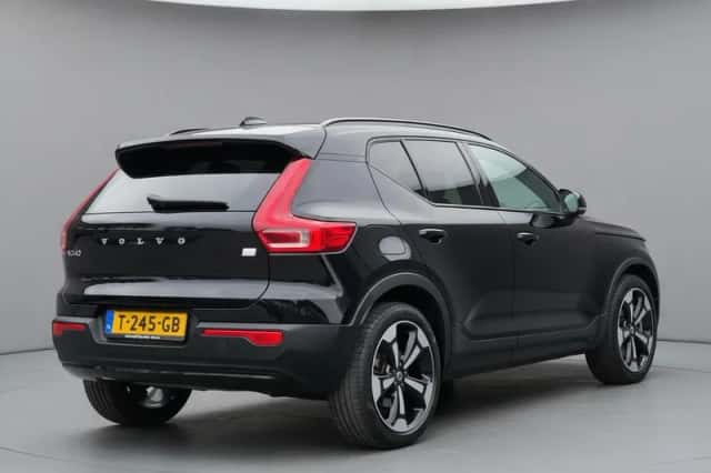 Volvo XC40 (2021) thumbnail 3
