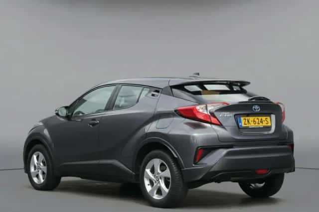 Toyota C-HR (2019) thumbnail 3