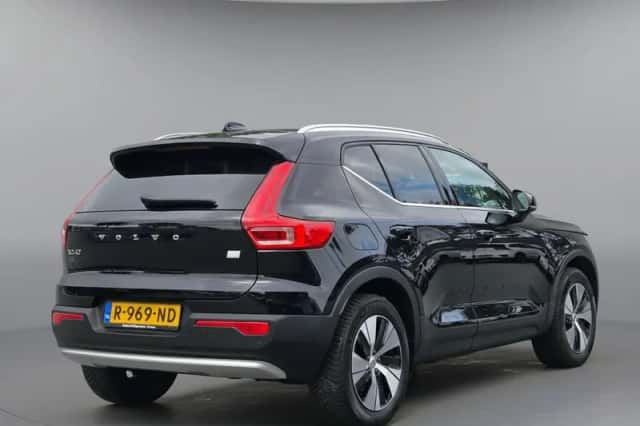 Volvo XC40 (2022) thumbnail 3