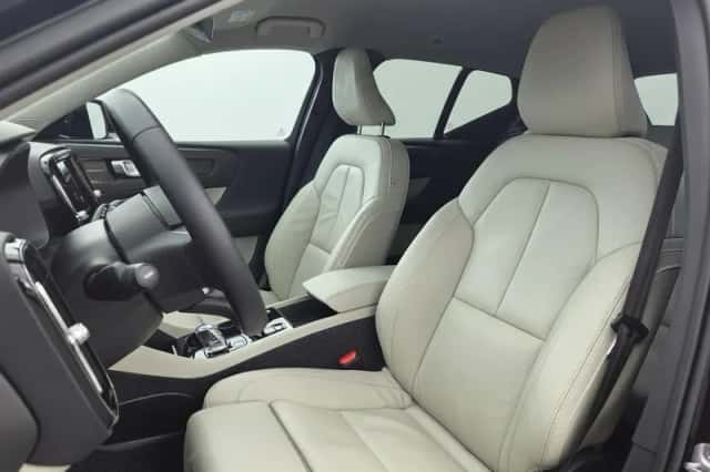 Volvo XC40 (2022) thumbnail 4