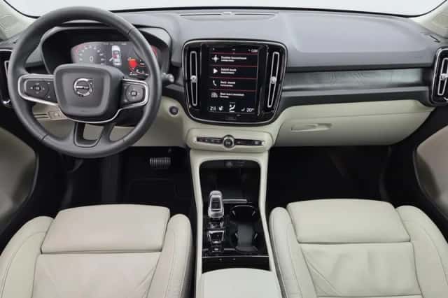 Volvo XC40 (2022) thumbnail 5