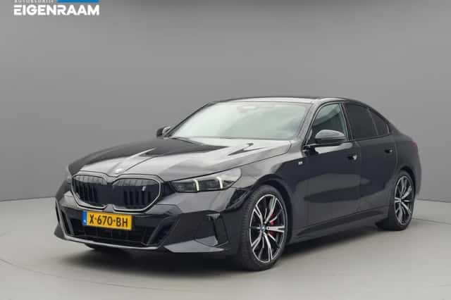 BMW i5 (2023) thumbnail 1