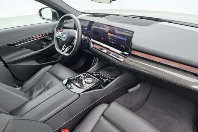 BMW i5 (2023) thumbnail 6
