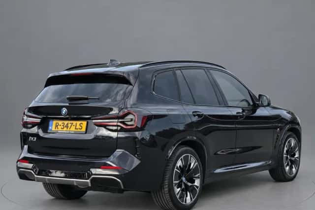 BMW iX3 (2022) thumbnail 3