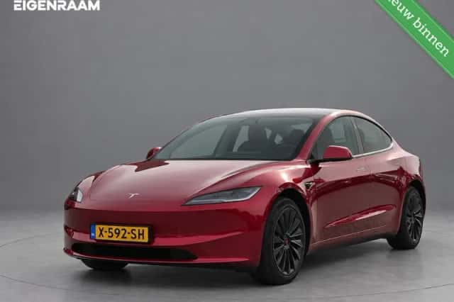 Tesla Model 3 (2024) thumbnail 1