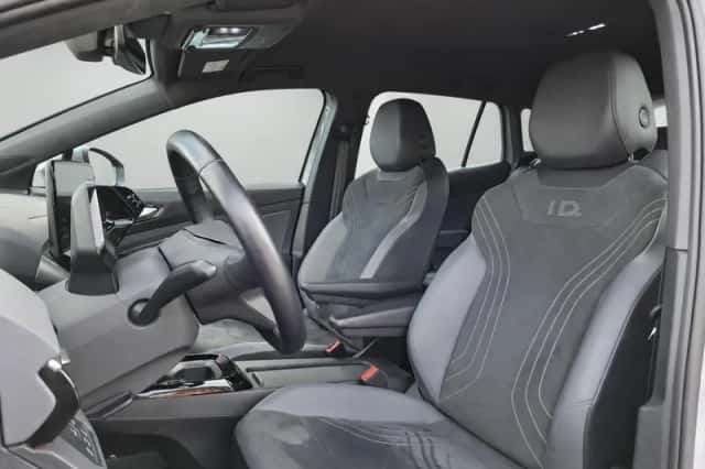 Volkswagen ID.4 (2023) thumbnail 5