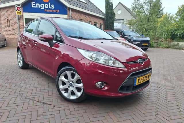 Ford Fiesta (2012) thumbnail 1