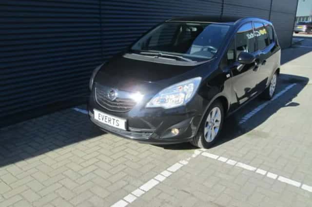Opel Meriva (2011) thumbnail 3