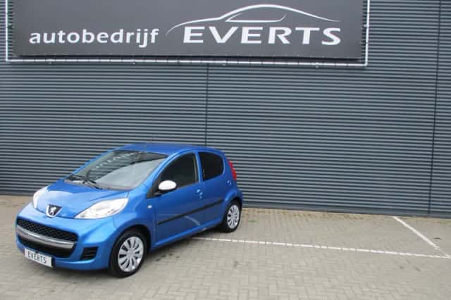 Peugeot 107 (2011) thumbnail 2