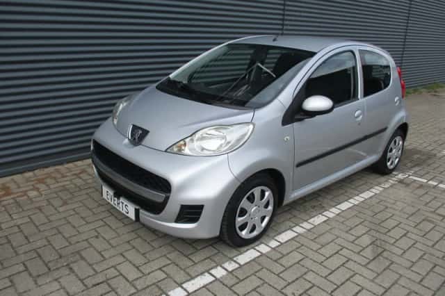 Peugeot 107 (2011) thumbnail 6